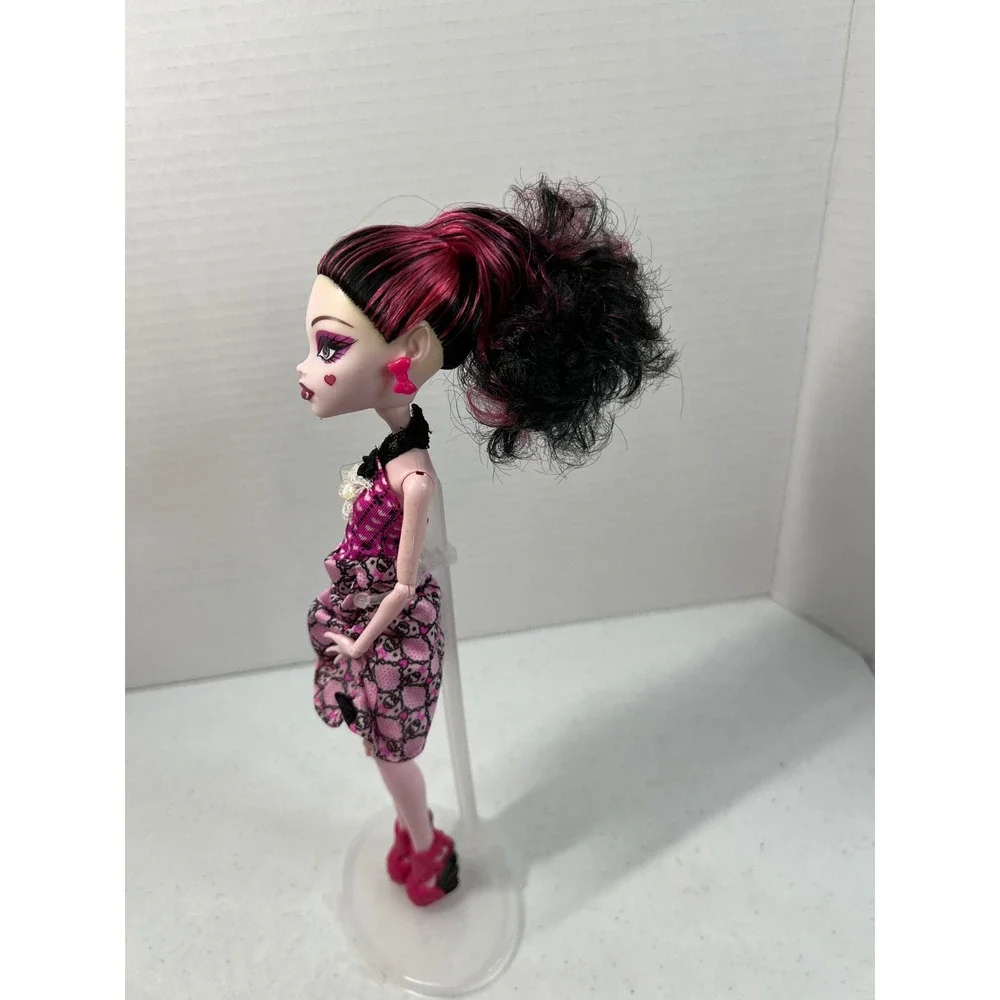 Monster High Draculaura Dot Dead Gorgeous Pink Black Dress Doll Mattel X3712
